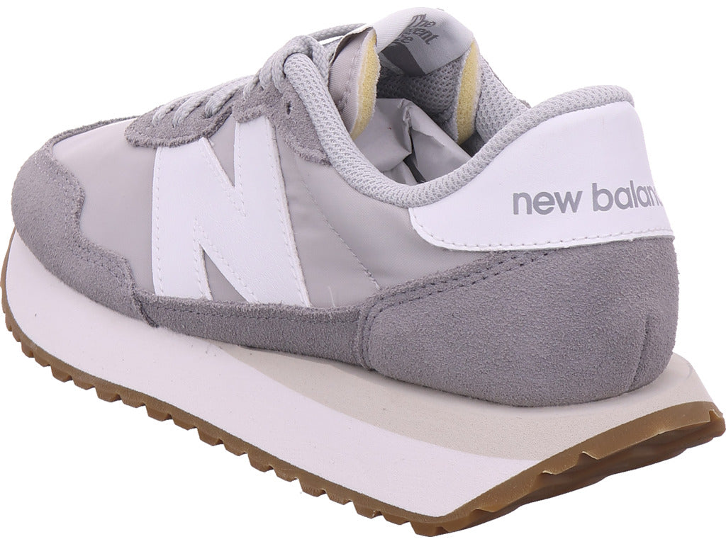 New Balance women's sneakers in gray