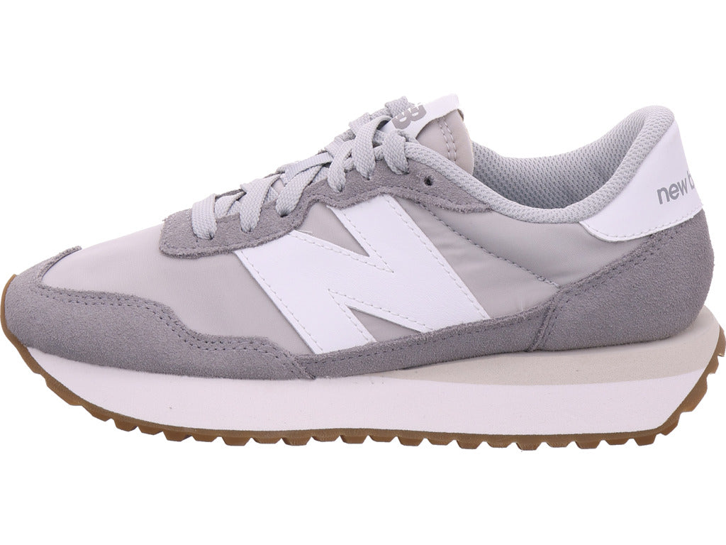 New Balance women's sneakers in gray