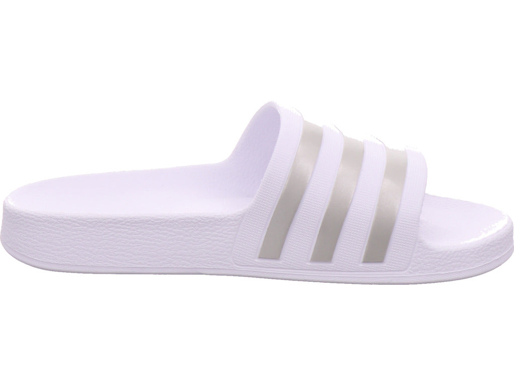 Dámské pantofle Adidas v bílé barvě