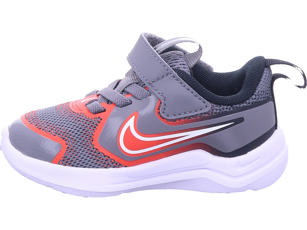 Nike Boys' Sneakers Cosmic Runner in grey
