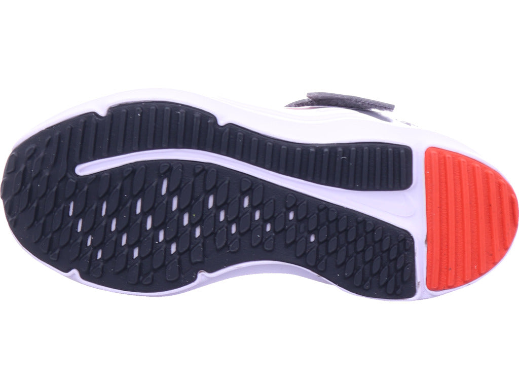 Nike boys' sports shoes in grey