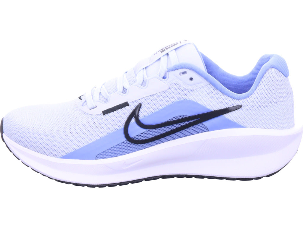 Nike Damen   in grau